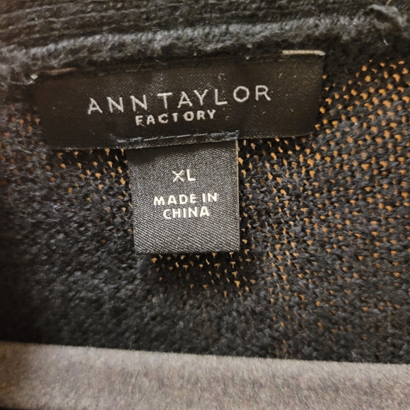 ANN TAYLOR FACTORY Lightweight Black Sweater (XL) - Picture 2 of 3